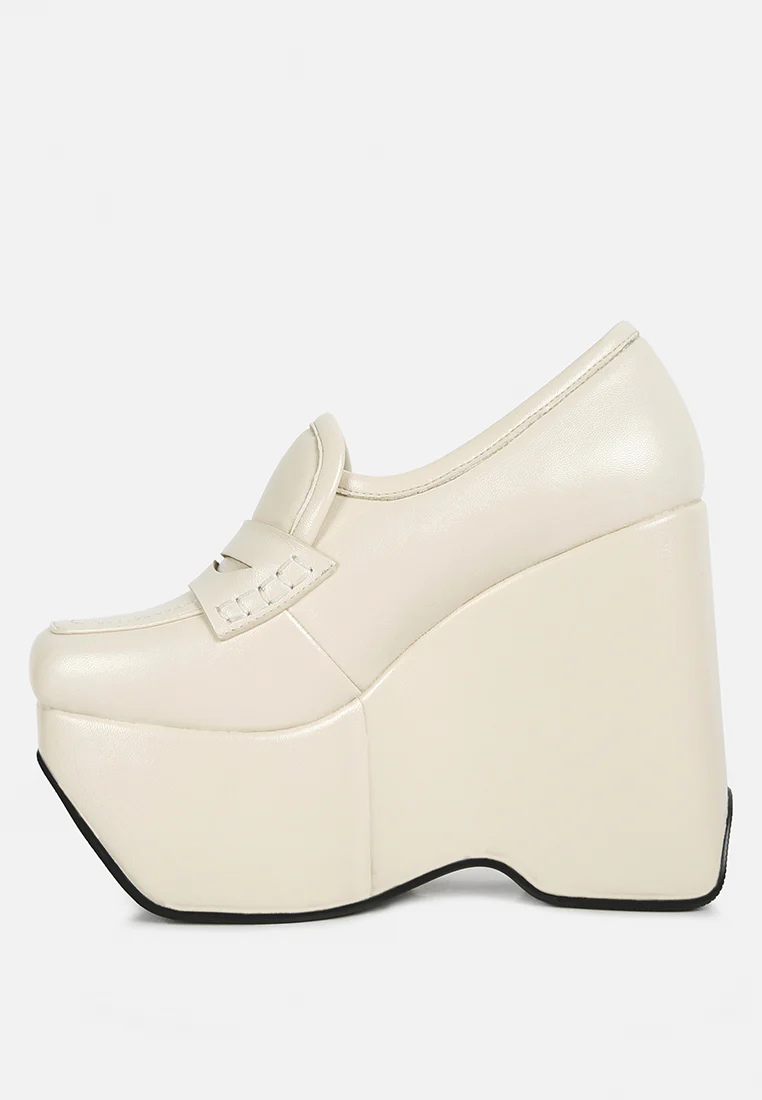 GILLIAM Beige High Platform Wedge Loafers - Image 4