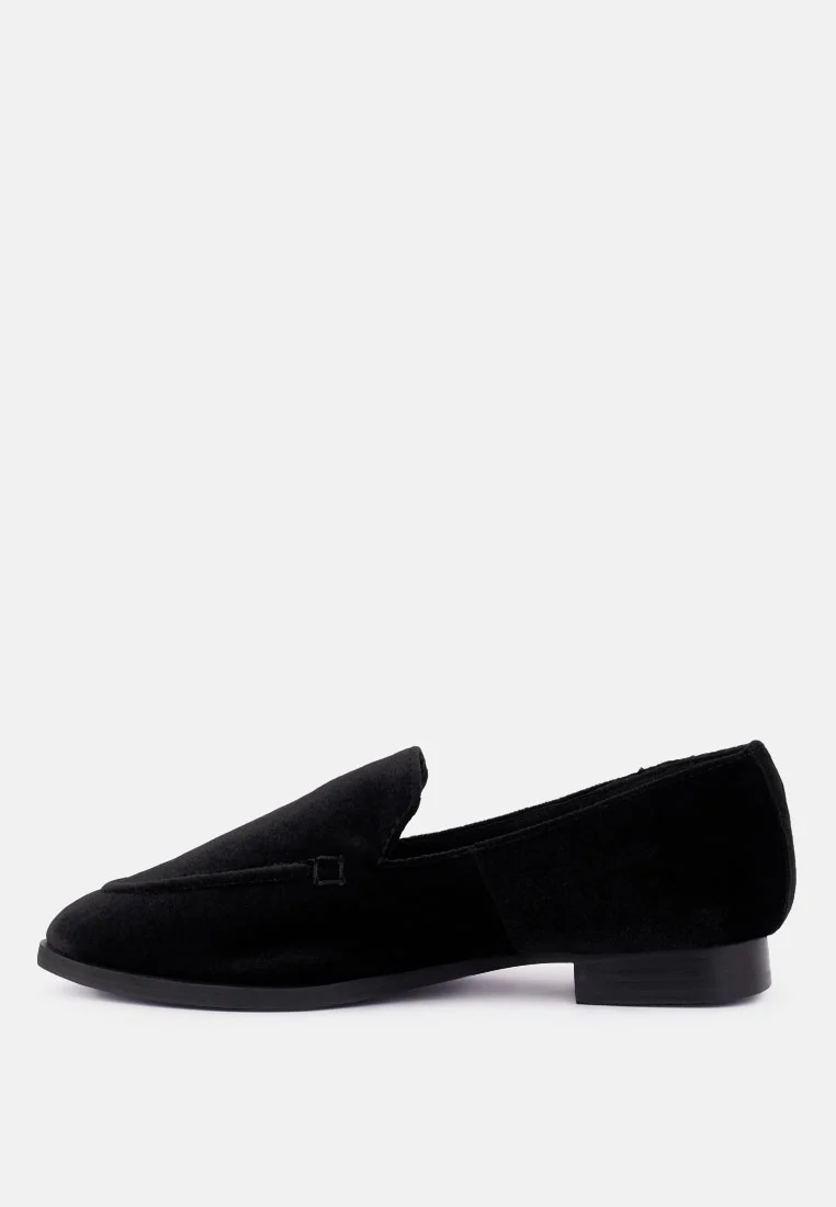 LUXE-LAP Black Velvet Handcrafted Loafers - Image 4