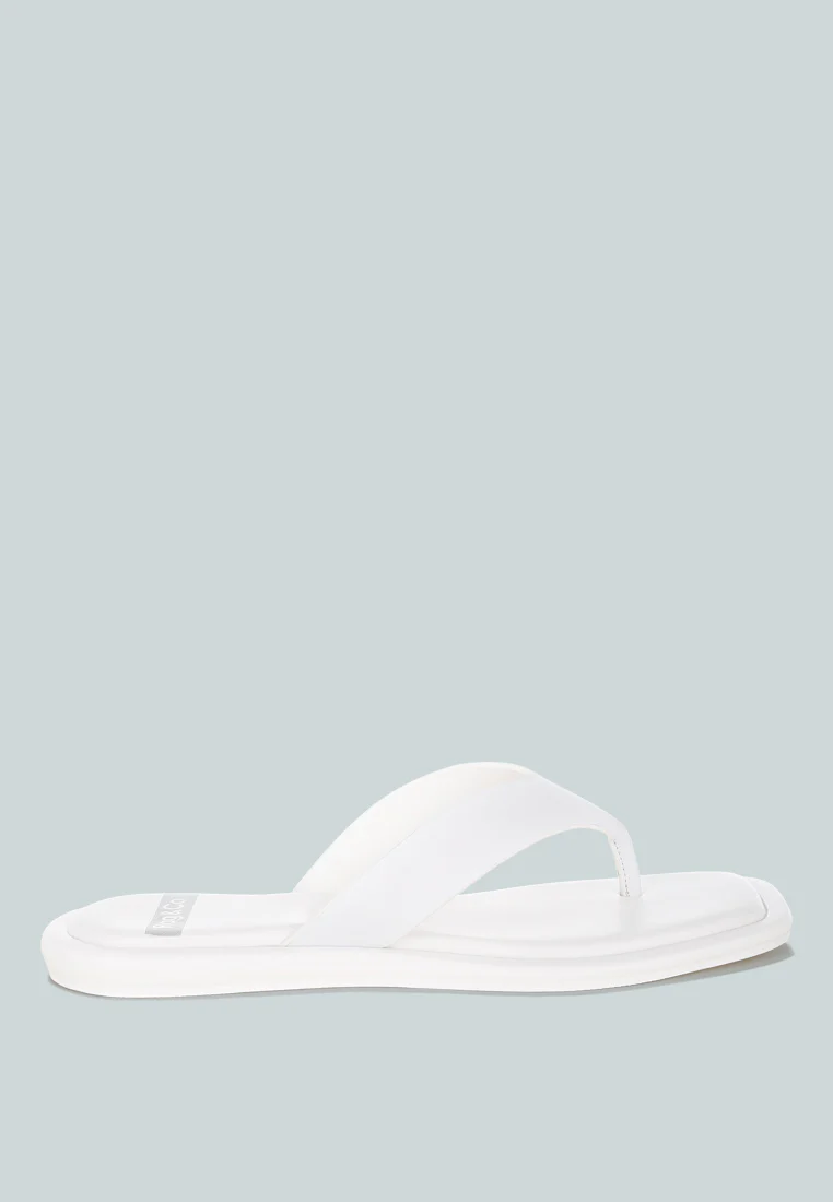 Makawi Thong Toe Slip Ons