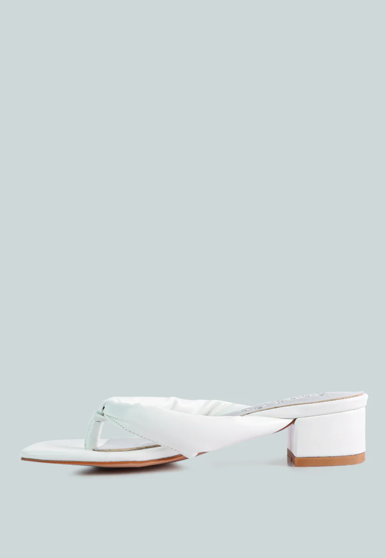 MEMESTAR  White Low Heel Thong Sandals - Image 3